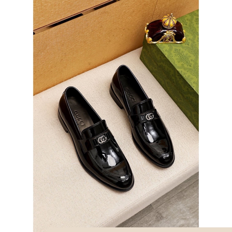 G*u*i leather shoes
